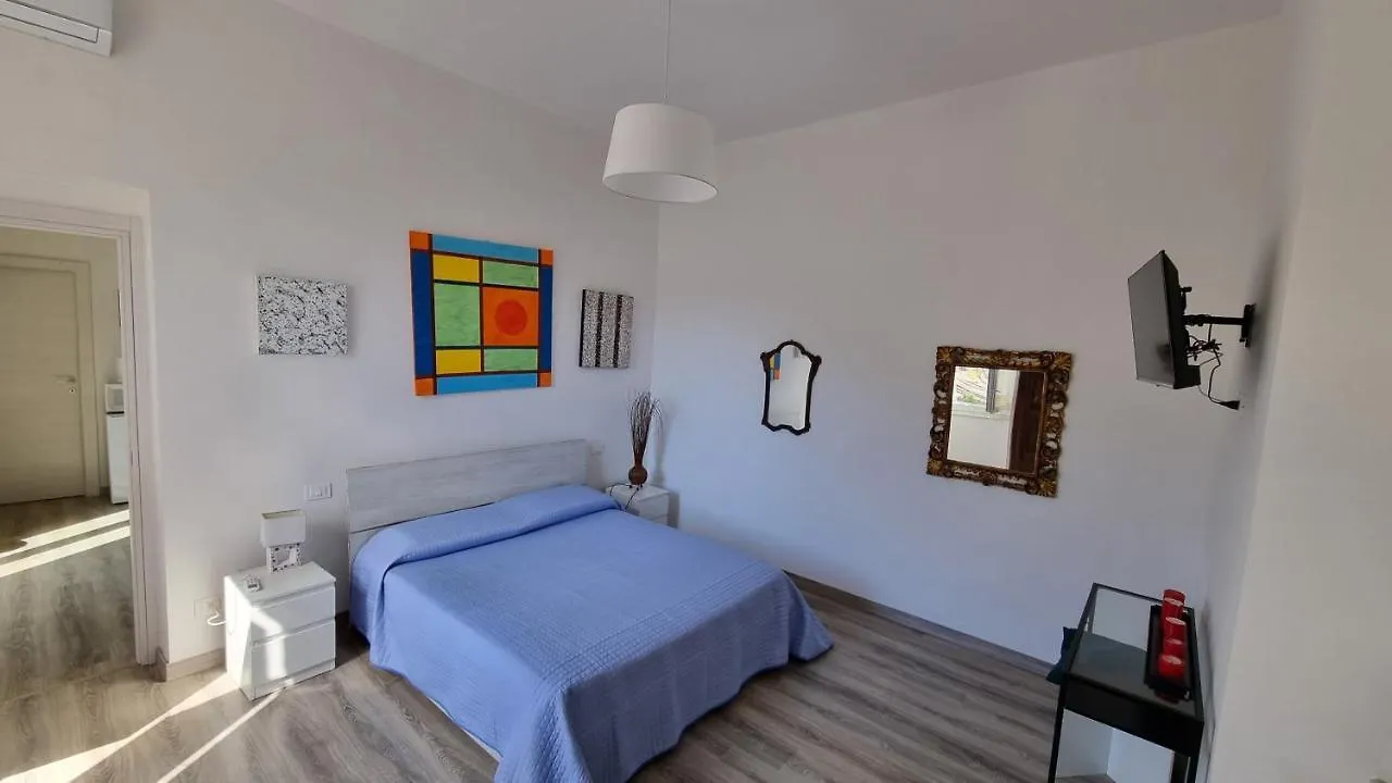 The Gallery La Spezia 0*,
